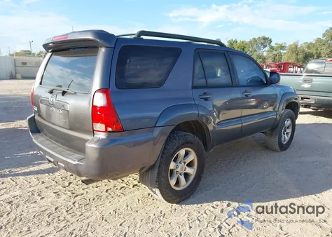 2006 Toyota 4Runner Sr5 Sport V6 z USA, uszkodzony, nr VIN JTEBU14R168062461